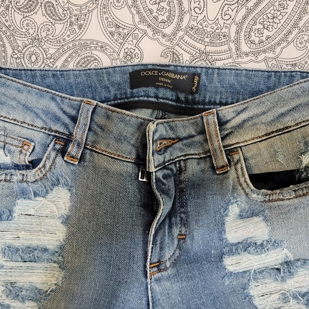 Stylish Dolce & Gabbana Jean - Picture 9 of 11